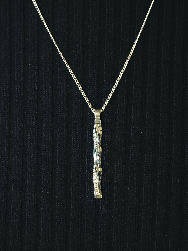 Pendentif "hephaîstos" torsadé – Argent 925 & oxydes de zirconium